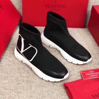 ✅ รองเท้า VALENTINO 🚚ส่งฟรีems