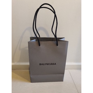 ถุงกระดาษ BALENCIAGA ใหม่