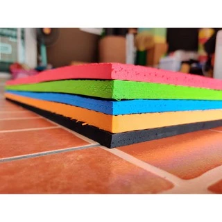 แผ่นยาง EVA แบบแบ่งตัดสีดำแบบมีลายหนา 6-10 มิล ขนาด 30x60 และ 50x50ซม.