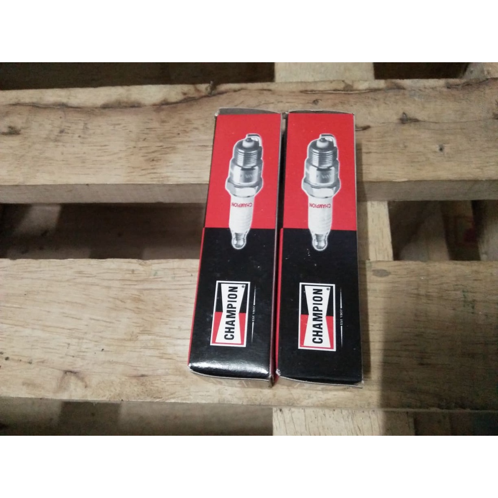 หัวเทียนแชมเปี้ยน L95YC CHAMPION เกลียวสั้น สำหรับรถเวสป้า ราคาต่อ 1 ชิ้น