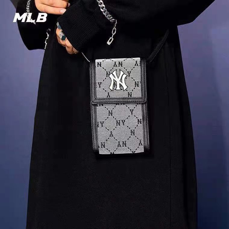MLB CROSSBODY BAG รุ่นใหม่ล่าสุด กระเป๋าใส่โทรศัพท์NY กระเป๋าสะพายข้างมินิ 🌟ของแท้ 100%🌟