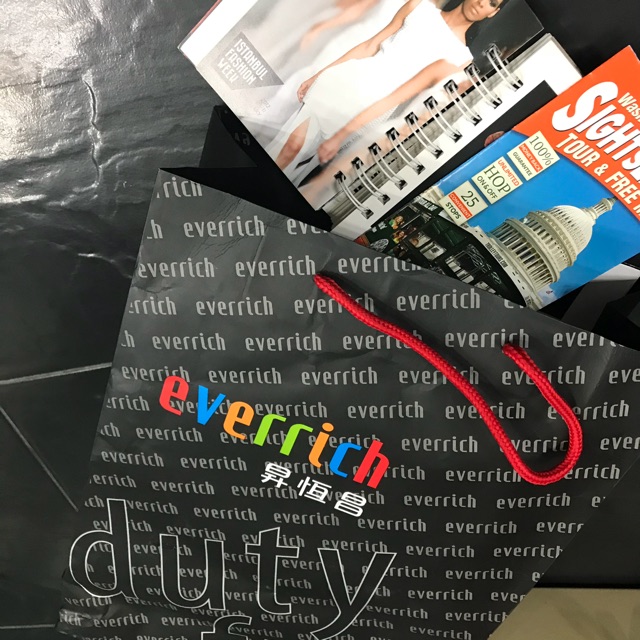 ถุงกระดาษ duty free จาก ไต้หวัน