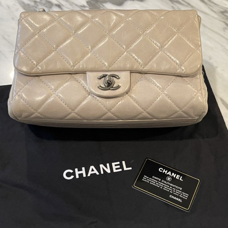 กระเป๋า Chanel ของแท้มือสอง สีชมพูอ่อน โซ่วินเทจ อุปกรณ์ครบ