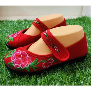 รองเท้าจีนปักลายดอกไม้สวยงามพร้อมส่ง‼️