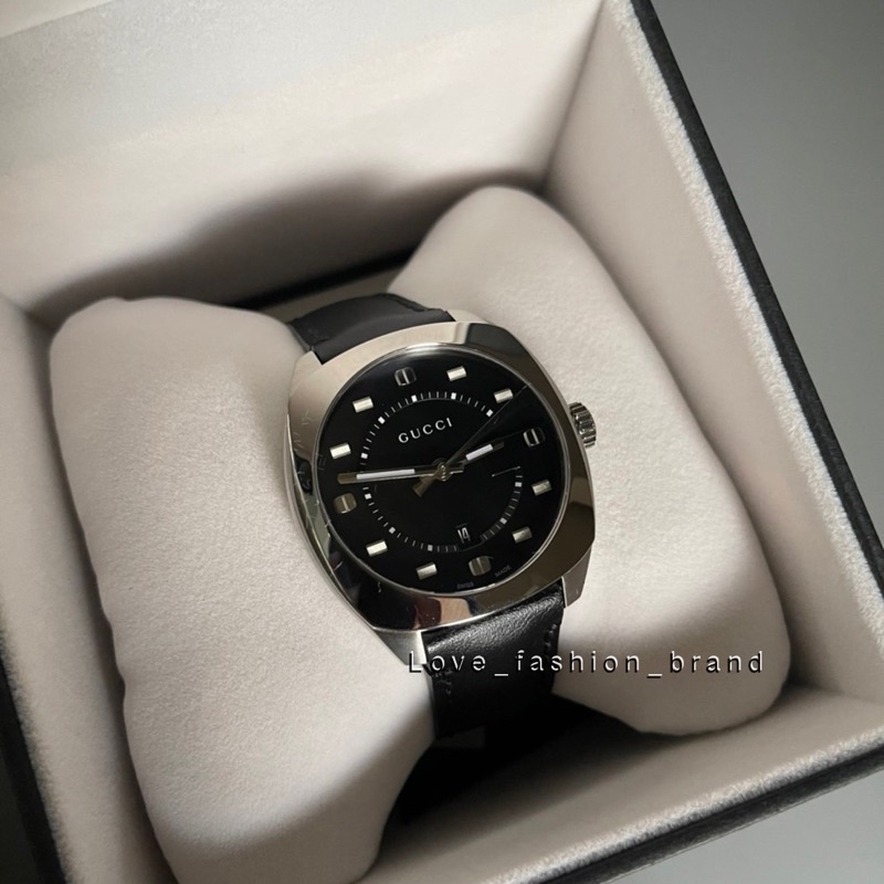 ✨ผ่อน0%แท้100%✨ นาฬิกาข้อมือ GW09🔸GUCCI GG2570 ✨✨   สายหนังแท้ หน้าปัดดำ ขอบเงิน