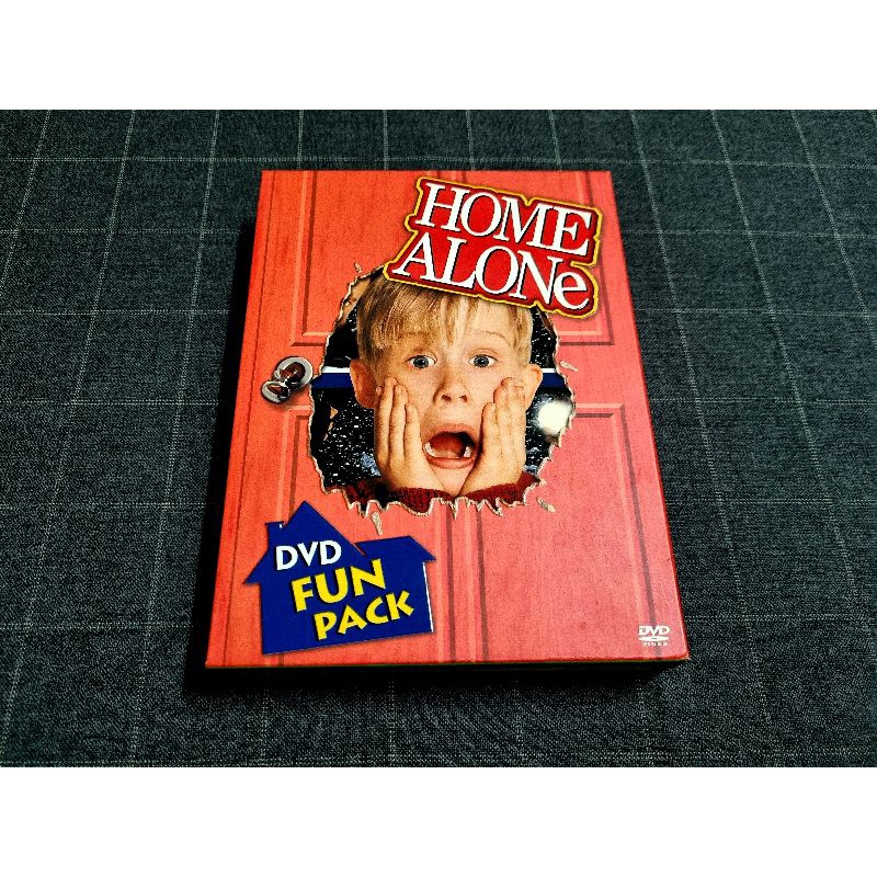 DVD BOXSET "ภาพยนตร์คอมเมดี้สุดน่ารัก "Home Alone / โดดเดี่ยวผู้น่ารัก" ภาค 1 - 4