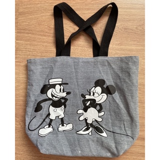Used 🙌 แบรนด์ Disney ร่วมกับ cher ทำกระเป๋าที่ระลึกสำหรับแฟน ๆ พันธุ์แท้ Mickey &amp; Minnie