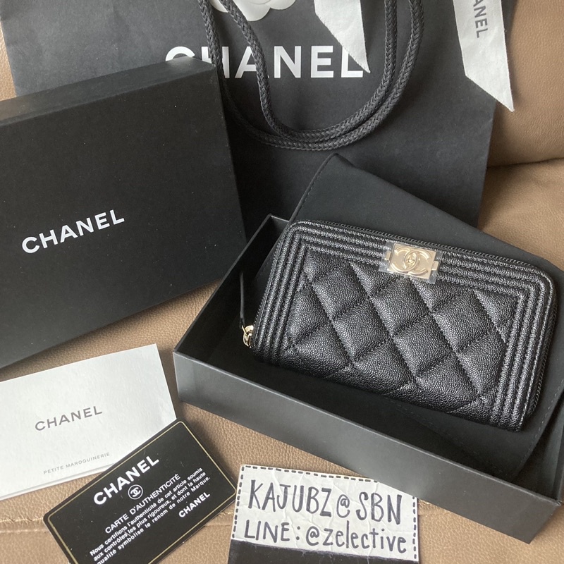 New! Chanel Boy Caviar Medium 6 Zippy Wallet GHW Holo30