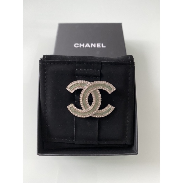 เข็มกลัด Chanel แท้ 💯% Used like new
