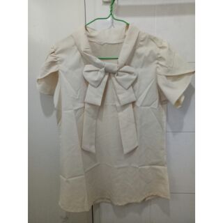 พร้อมส่ง!!เสื้อแขนสั้นผูกโบว์ที่คอ