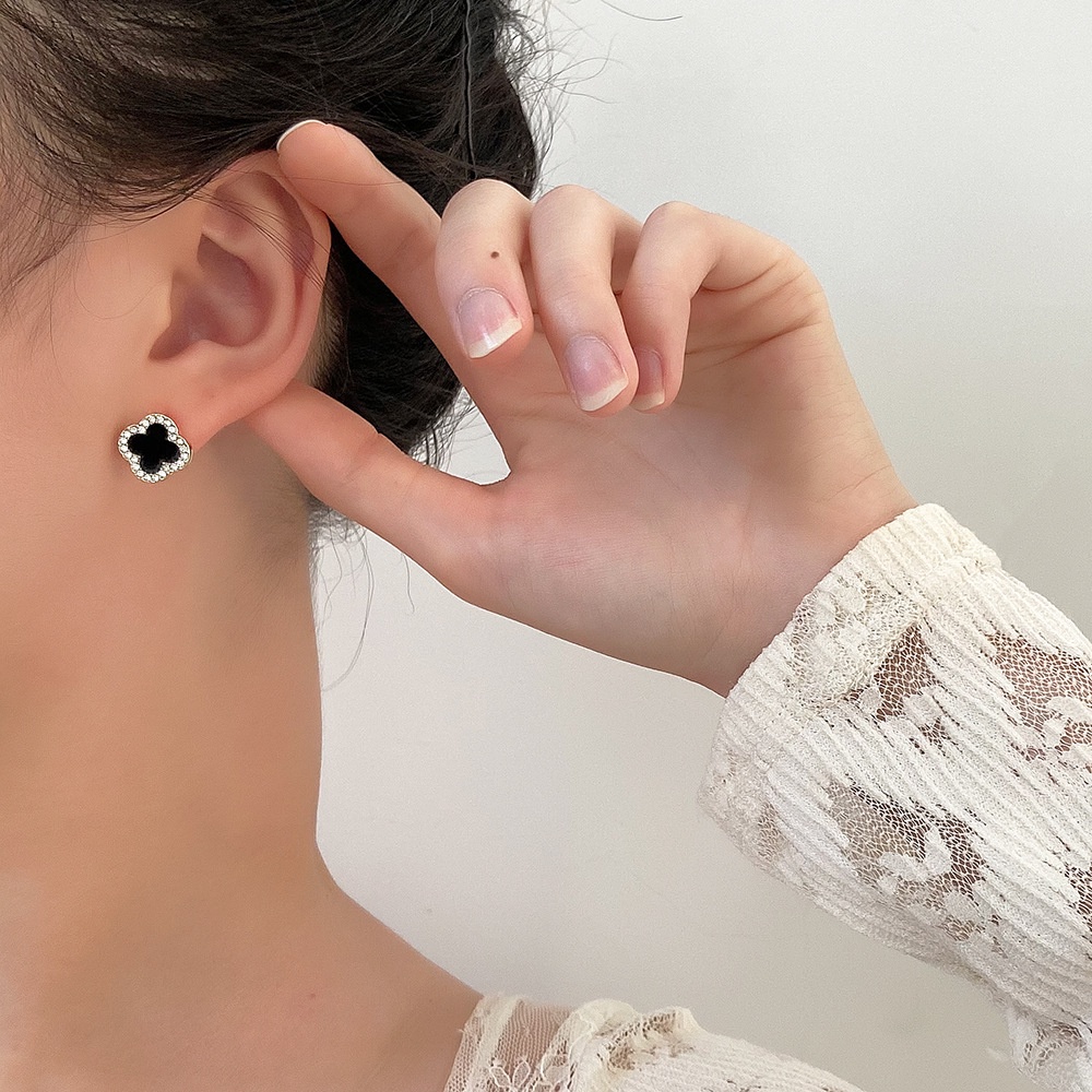 ต่างหูเพชร รูปใบโคลเวอร์สี่แฉก คุณภาพสูง เครื่องประดับแฟชั่น สําหรับผู้หญิง - รูปที่ 2