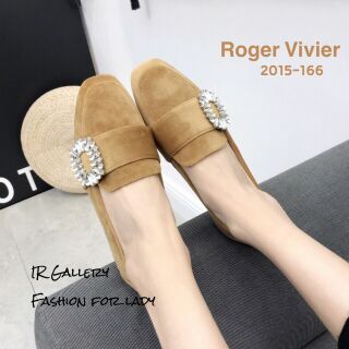 รองเท้าคัทชูวัสดุหนังกำมะหยี่Style Roger Vivier