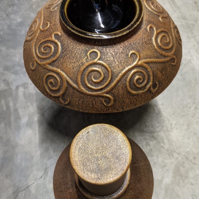 Kecermics Handmade Ceramic Aromatherapy Fragrance Oil Kerawang Candle Burner (13 x 18 x 22 cm) ตกแต่