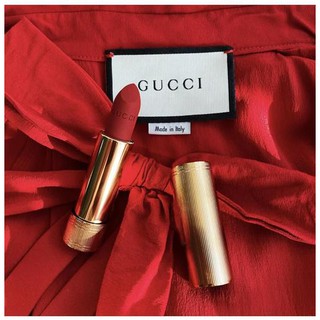 ส่งเดี๋ยวนี้(ซื้อของแท้) Gucci Lipstick ลิปสติกอะลูมิเนียมสีทองให้ความชุ่มชื้นยาวนาน 3.5g