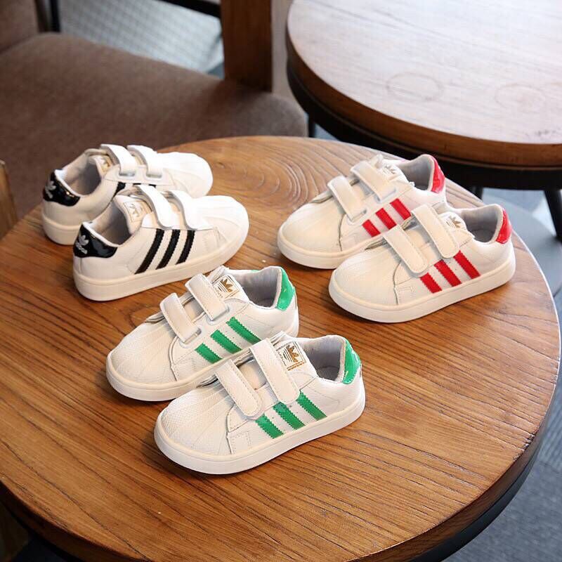 รองเท้าผ้าใบ soprts Adi Inspired Kid Shoes