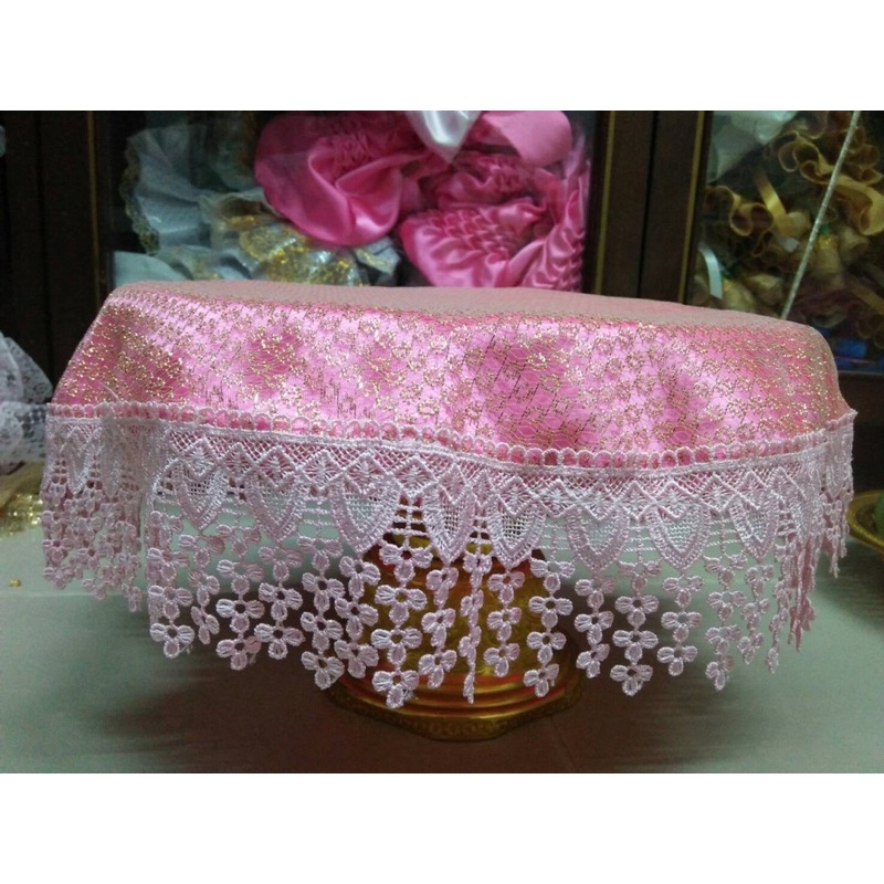 ผ้ารองพาน ใช้ทำเป็นผ้ารองสินสอดได้ หรือทำเป็นรองพานสินสอด สามารถทำเป็นผ้ารองพานขันโตกก็ได้