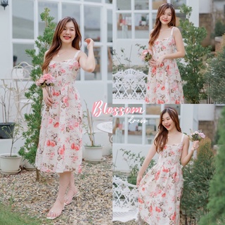 Blossom dress⁣⁣ สายเดี่ยวลายดอกพิมพ์นูน ꒰ ⁺🌷โทนสีครีมโอรส