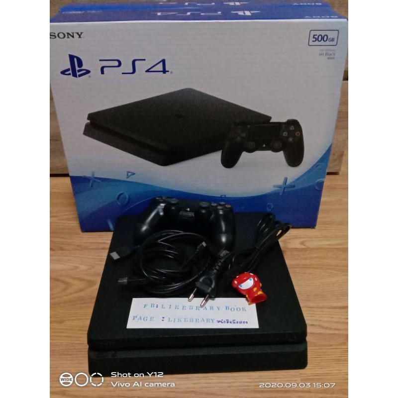PlayStation 4 (PS4) มือสอง (แถมฟรี แผ่นเกมส์ 3 แผ่น)