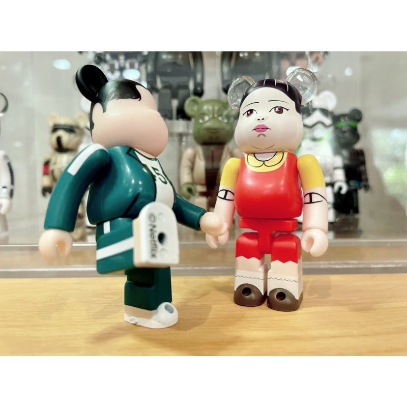 (ของแท้) Be@rbrick Series 44 Horror & Secret Horror: Netflix Squid Game (Bearbrick)