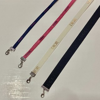 สายคล้องแมสทำจากริ้บบิ้นแบรนด์เนมแท้ พร้อมส่ง