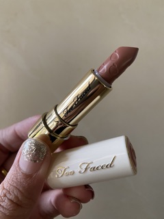 Too Faced peach kiss moisture matte long wear lipstick  สี sex on the peach ขนาดทดลอง 1 ml no box