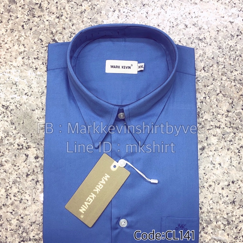 เสื้อเชิ้ตสีน้ำเงิน มีกระดุมปกด้านใน มีทั้งแขนสั้นและแขนยาวนะคะ
