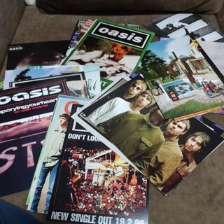 โปสเตอร์วงOasis มีหลายแบบขนาดเท่าA4