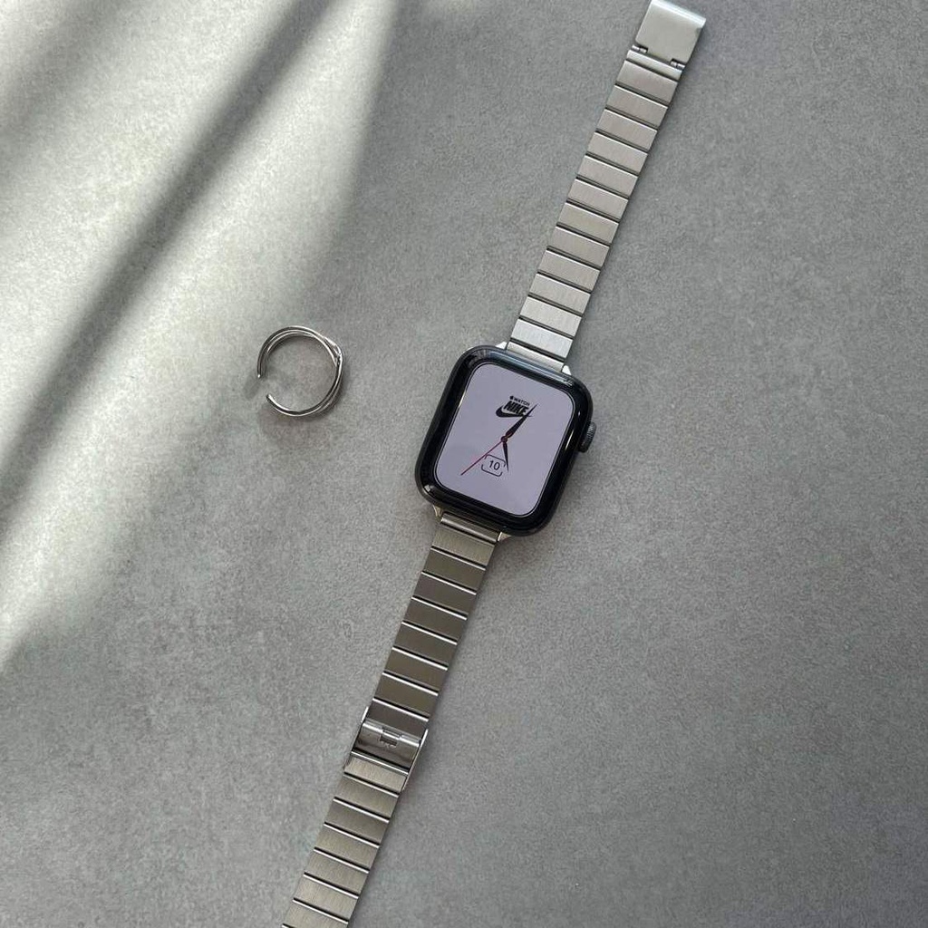 💞Hot sale💞เหมาะสำหรับ Applewatch สาย retro สแตนเลสโลหะบาง iwatch สาย SE123456 generation