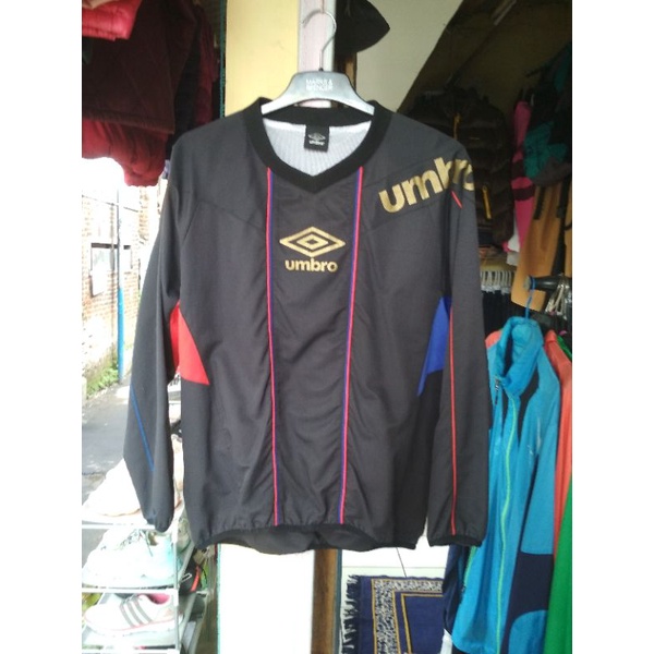 Umbro Running Jacket โดย Descente