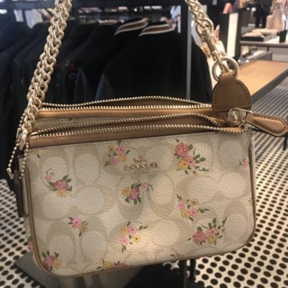 New Coach คล้องโซ่ดอก พร้อมส่ง