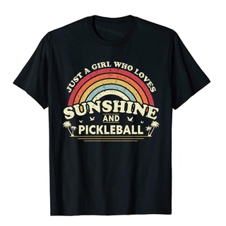 เสื้อยืดผ้าฝ้าย เสื้อเชิ้ต ปิกเกิลบอล เสื้อยืด ผ้าฝ้าย พิมพ์ลาย A Girl Who Loves Sunshine And Pickleball สําหรับผู้ชาย แ