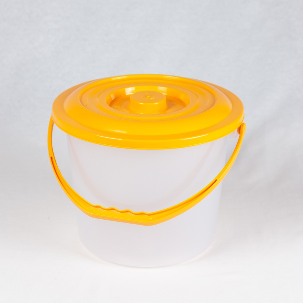 ถังน้ำพลาสติก มีหูหิ้วพร้อมฝา ขนาด 6 ลิตร (No.306 สีเหลือง)