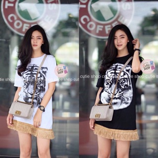 เดรสแต่งพู่ สกรีน ลายเสือ รอบนี้เป็นงานสกรีนนะคะ แต่ลายสวย คมชัดจ้า Color: 2 สี ขาว ดำ