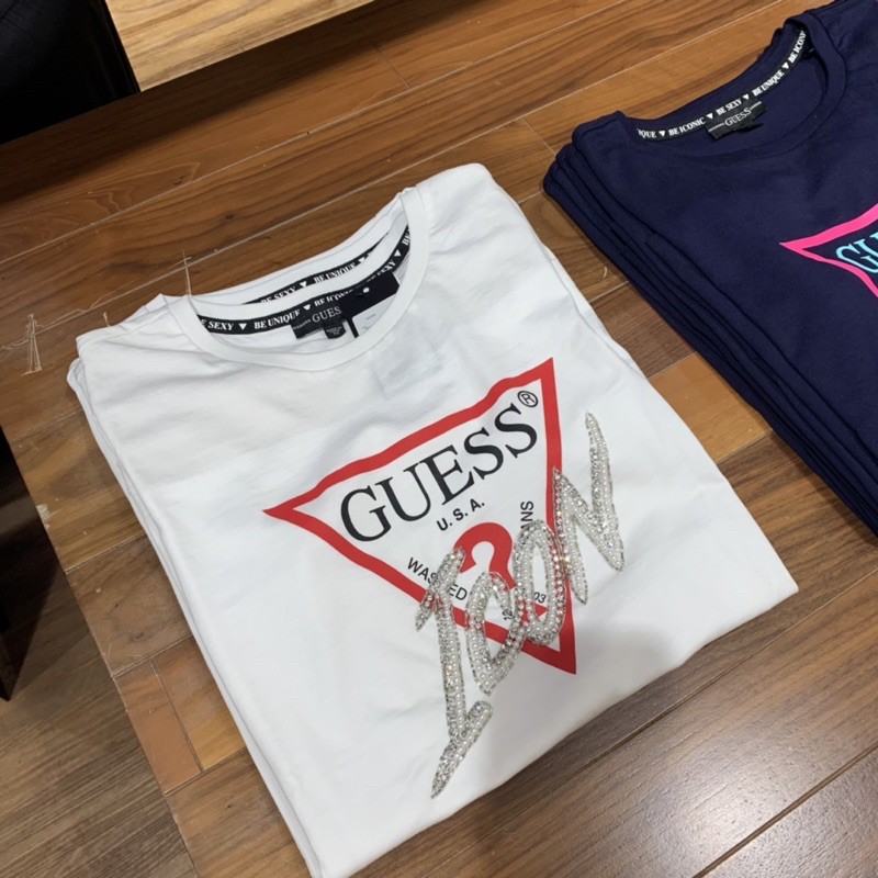 เสื้อยืด GUESS 100% S M L XL ของแท้💯💯จากช็อป เพิ่มสีมาใหม่💗ผ้านิ่มมากไม่บาง ยืดสบาย ลายสวยปักเพชรหนา