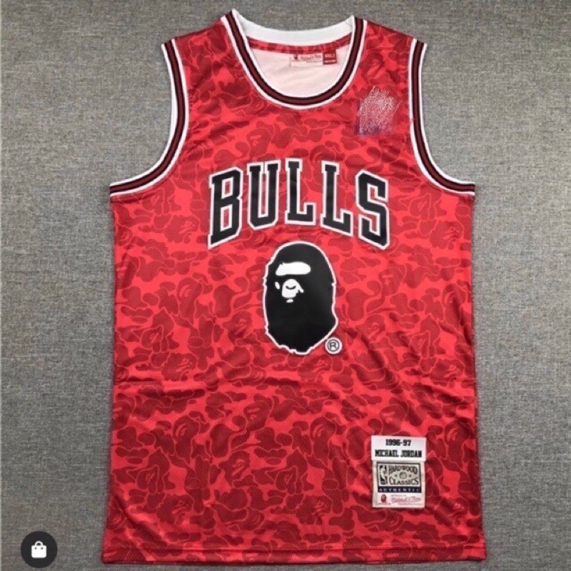 เสื้ บาสเกตบอลLAKERS24 Kobe/ BULLS23 / NBA+BAPE LAKERS CELTICS BULLS เป็นงานปัก เสื้อกล้ามออกกำลังกาย วิ่ง