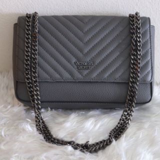 Victorias Secret  Quilted Chain Crossbody แท้