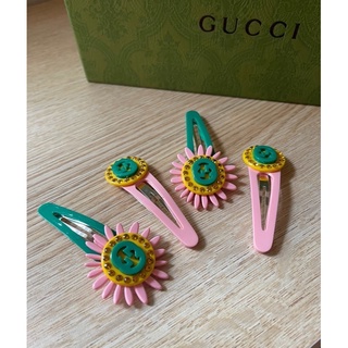 Gucc hair clip with flower SS2022