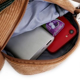 ส่งด่วน GUCSELECTED(B232) กระเป๋าผ้าสะพายข้างสีดำ-หลากสี ป้ายLIVING TRAVELING SHARE