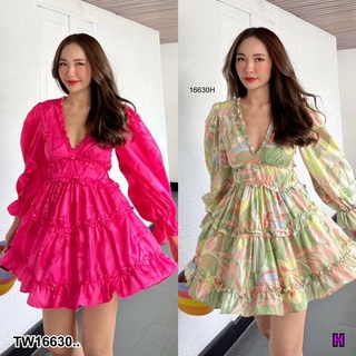 ฺB16630 เดรสสั้นแต่งระบายรอบชุด  Short dress with ruffles all around the dress.