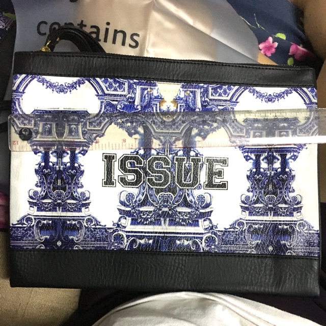 กระเป๋าคลัชแฟชั่น issue
