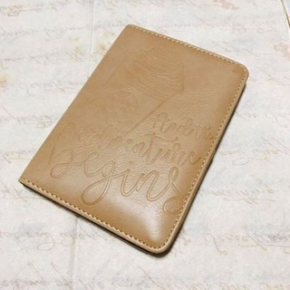 Starbucks Singapore : 2017 Passport Holder (Light Brown)