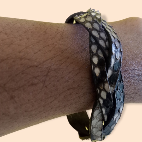 สร้อยข้อมือถัก Python Snakeskin ของแท้ - ธรรมชาติ