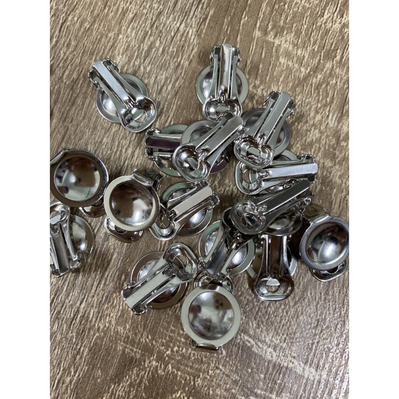 แป้นต่างหูหนีบ งานอย่างดี ขนาด 14 มิล ราคา 100฿ จำนวน 10 คู่