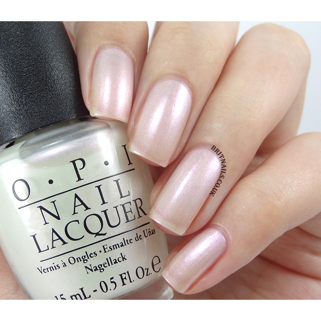 พร้อมส่ง OPI - Int'l Crime Caper (NL M81) ยาทาเล็บ สีขาวมุกๆประกายชิมเมอร์ฟ้าเล็กๆ แท้100%