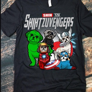 เสื้อยืดผ้าฝ้ายพิมพ์ลาย Shihtzuvengers เสื้อคู่รักสุนัข Shih Tzu Dog MashupAvengers สําหรับแฟนรักสุนัข Shih Tzu