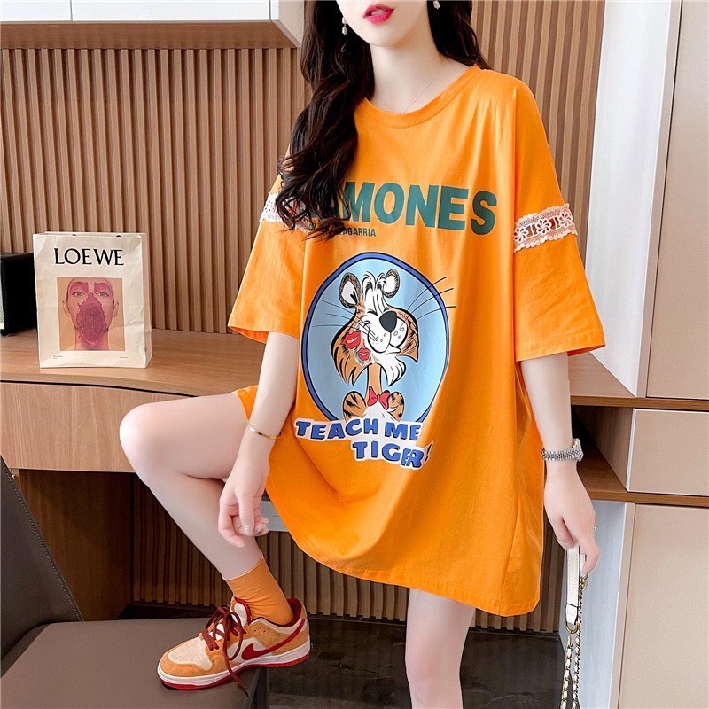 เสื้อแขนสั้นคอกลม Oversize แฟชั่น สกีลลายแขนต่อลูกไม้ หลังแต่งโบว์ตาข่าย ผ้าคอตตอล พร้อมส่ง A14