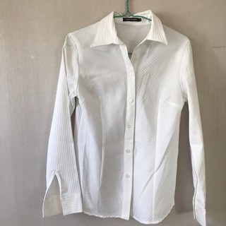 เสื้อแขนยาว เข้ารูป มือสอง