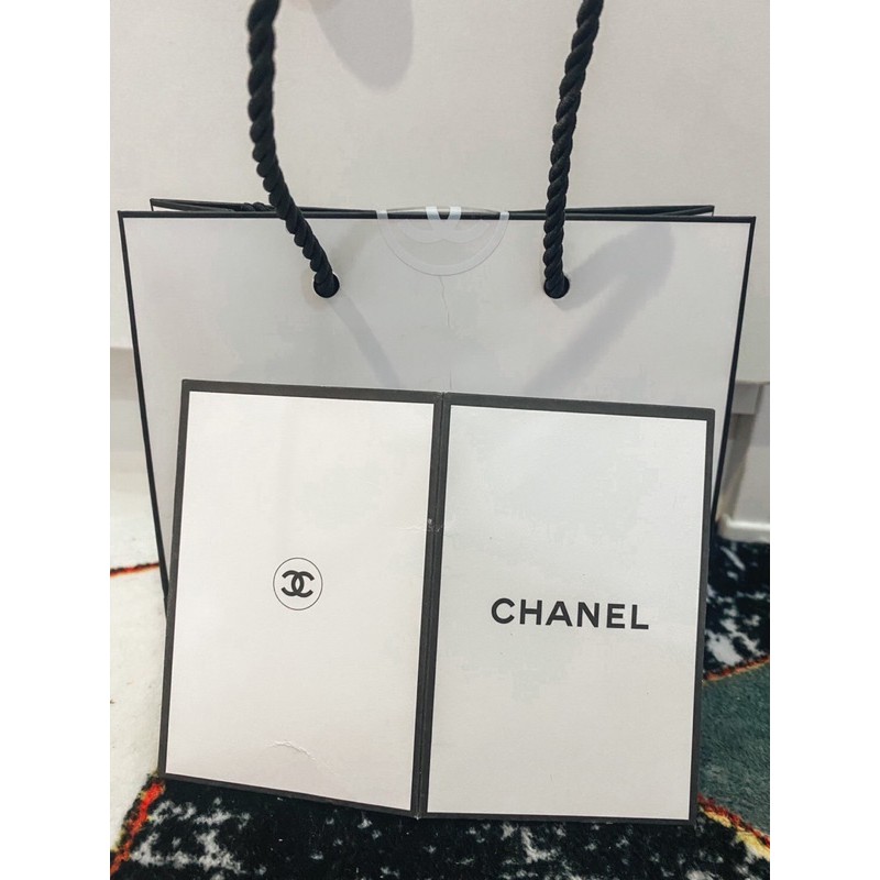 บัตรแต่งหน้า Chanel.