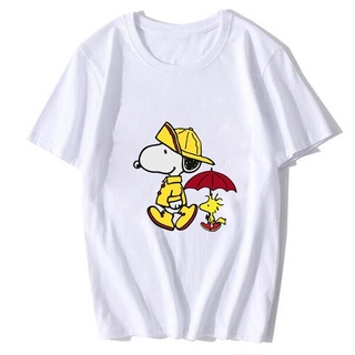 ผ้าฝ้ายคอกลมเสื้อยืดแขนสั้น พิมพ์ลายการ์ตูน Snoopy และถั่วลิสง สีขาว แฟชั่นฤดูร้อน สําหรับผู้ชายfrom S-4XL