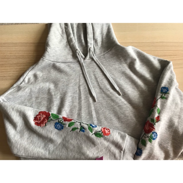 Hoodie ทรงครอป H&M มือสอง